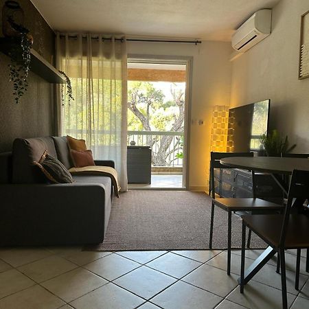 Appartement Residence Santa Barbara Avec Piscine Et A 750M De La Plage 카발레르쉬르메르 외부 사진