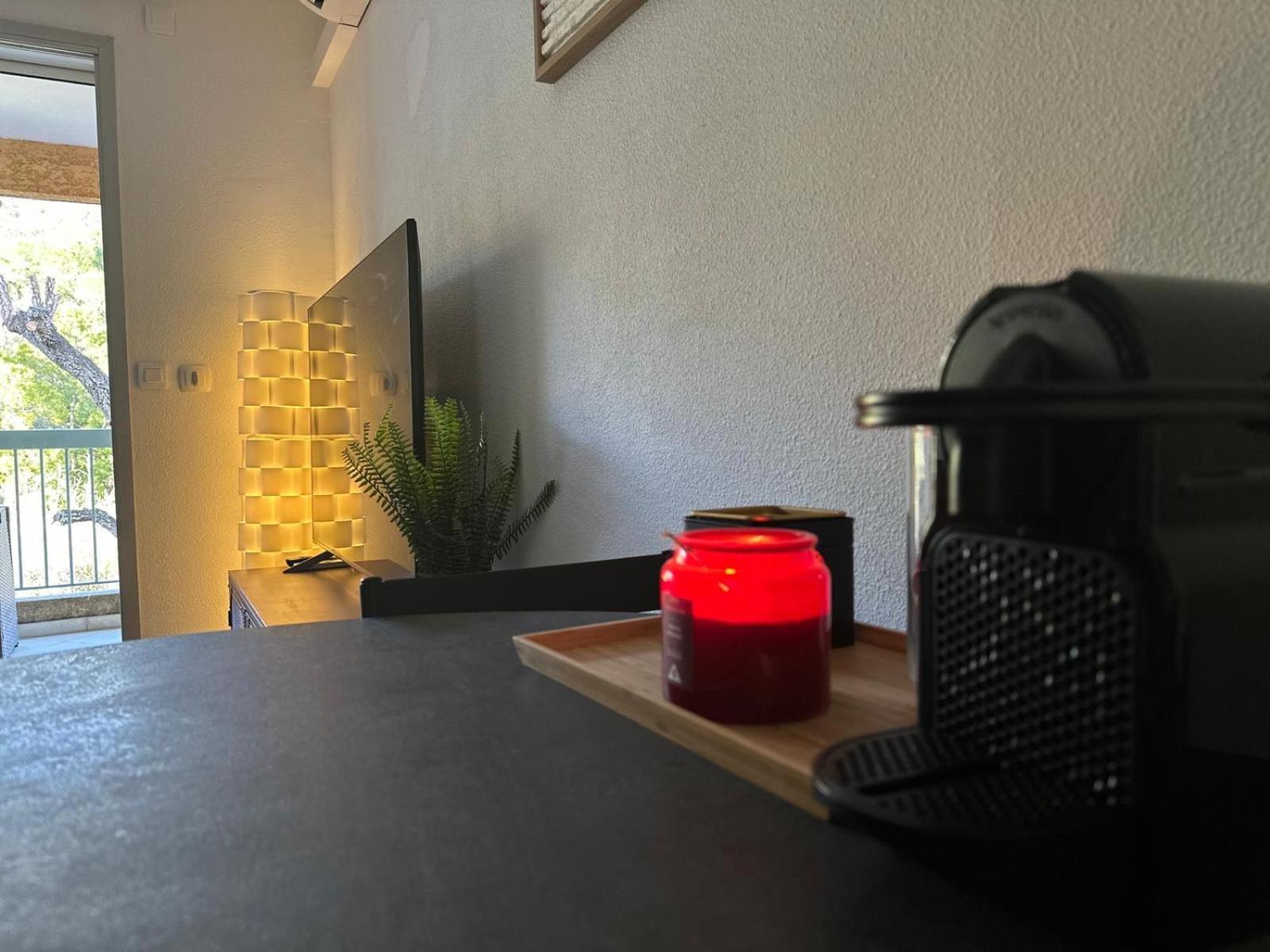 Appartement Residence Santa Barbara Avec Piscine Et A 750M De La Plage 카발레르쉬르메르 외부 사진