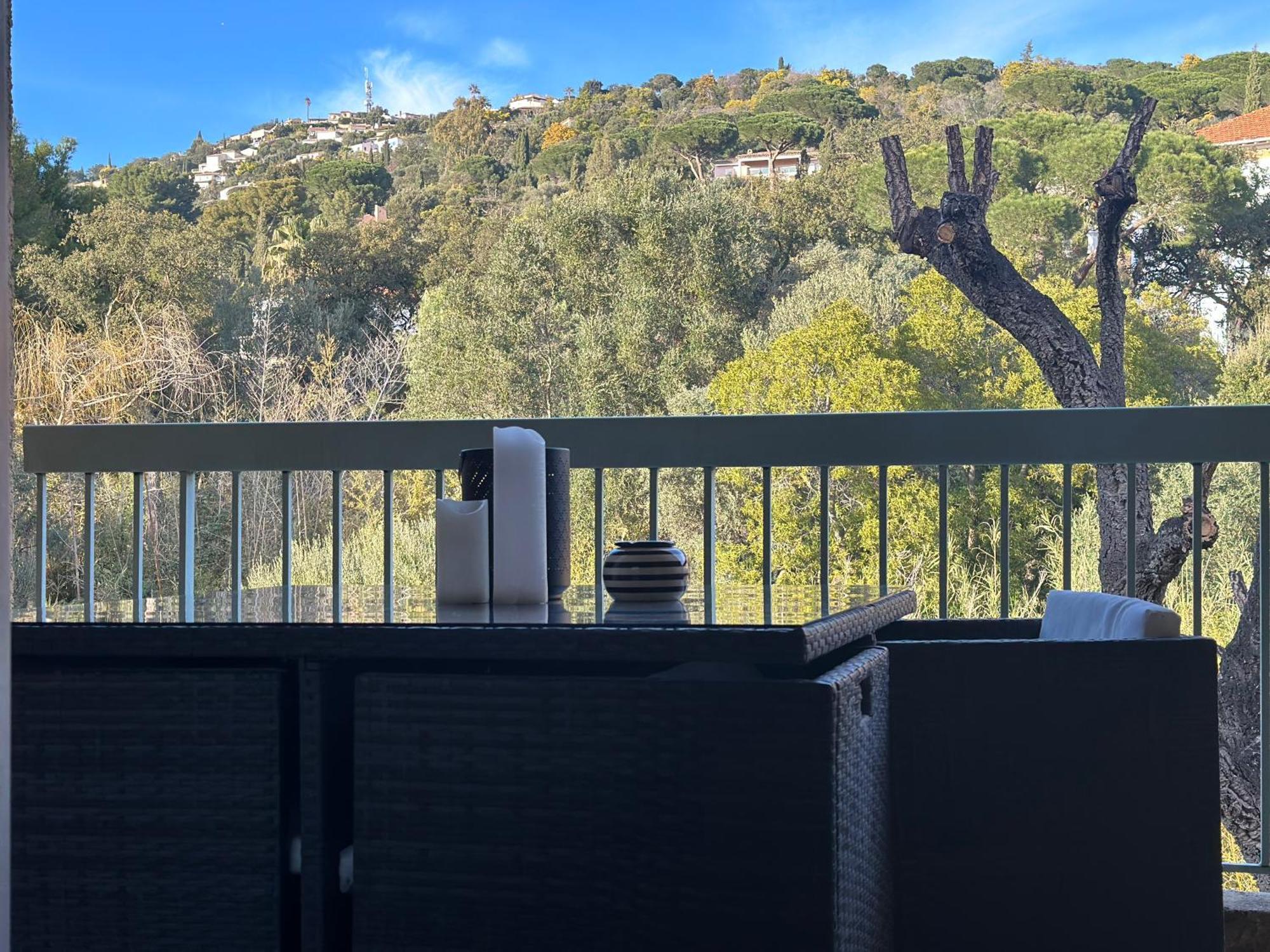 Appartement Residence Santa Barbara Avec Piscine Et A 750M De La Plage 카발레르쉬르메르 외부 사진